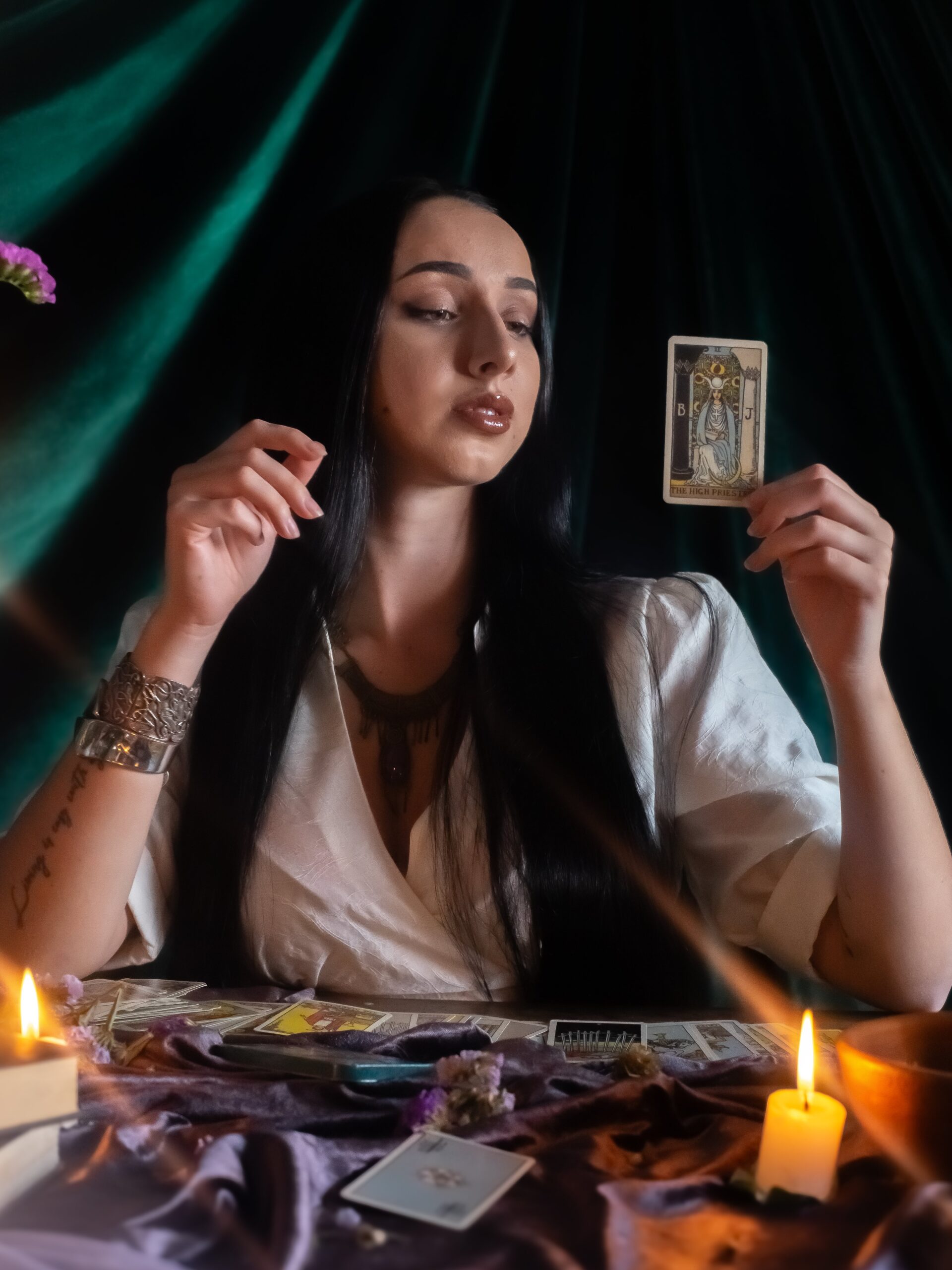 Irah Morffi doing Spiritual Tarot Card Reading